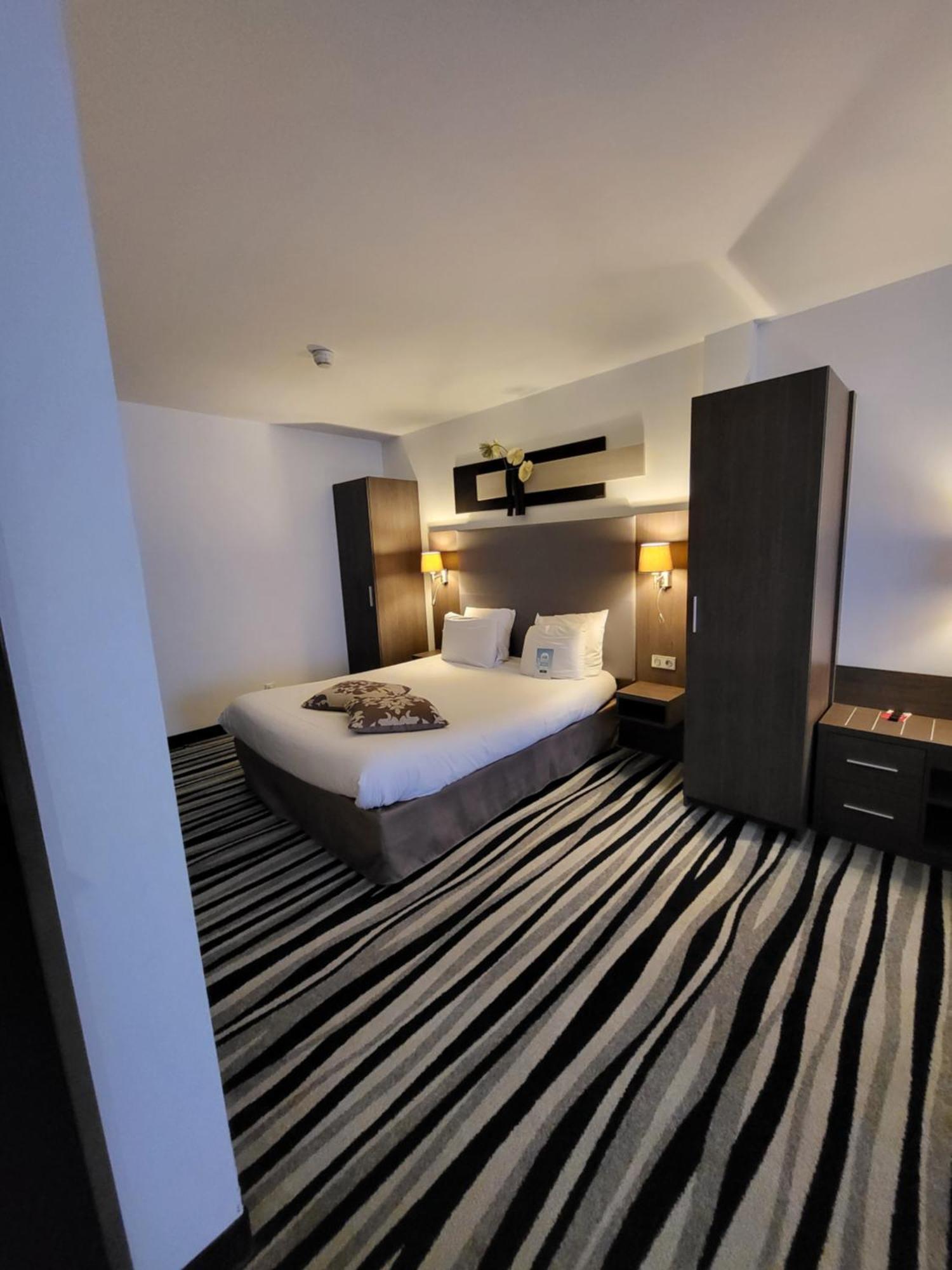 Kyriad Saint Quentin En Yvelines - Montigny Екстер'єр фото