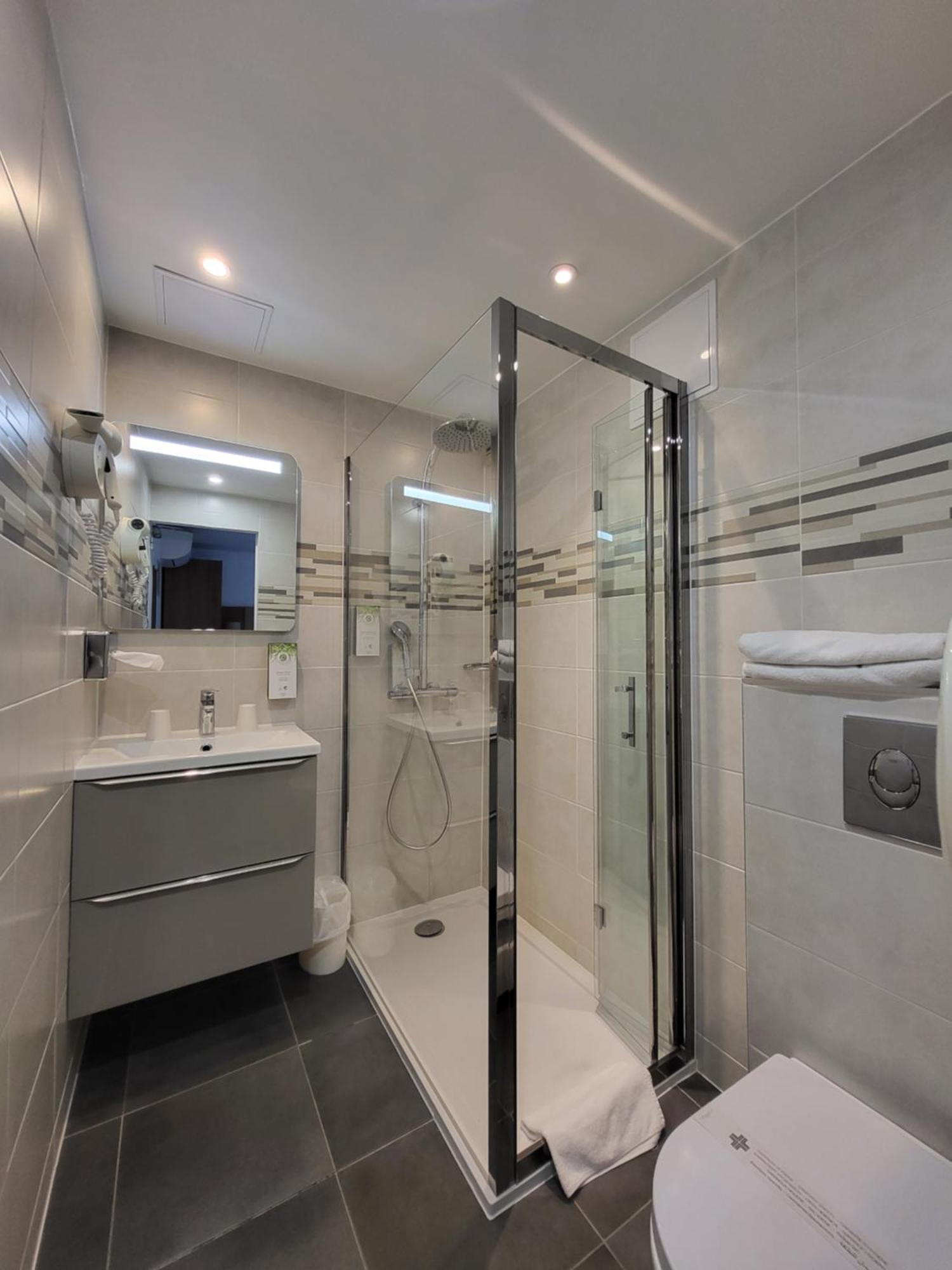Kyriad Saint Quentin En Yvelines - Montigny Екстер'єр фото