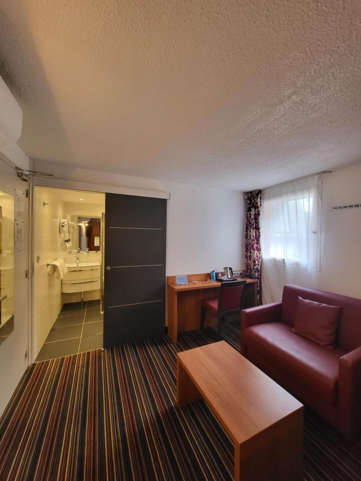 Kyriad Saint Quentin En Yvelines - Montigny Екстер'єр фото