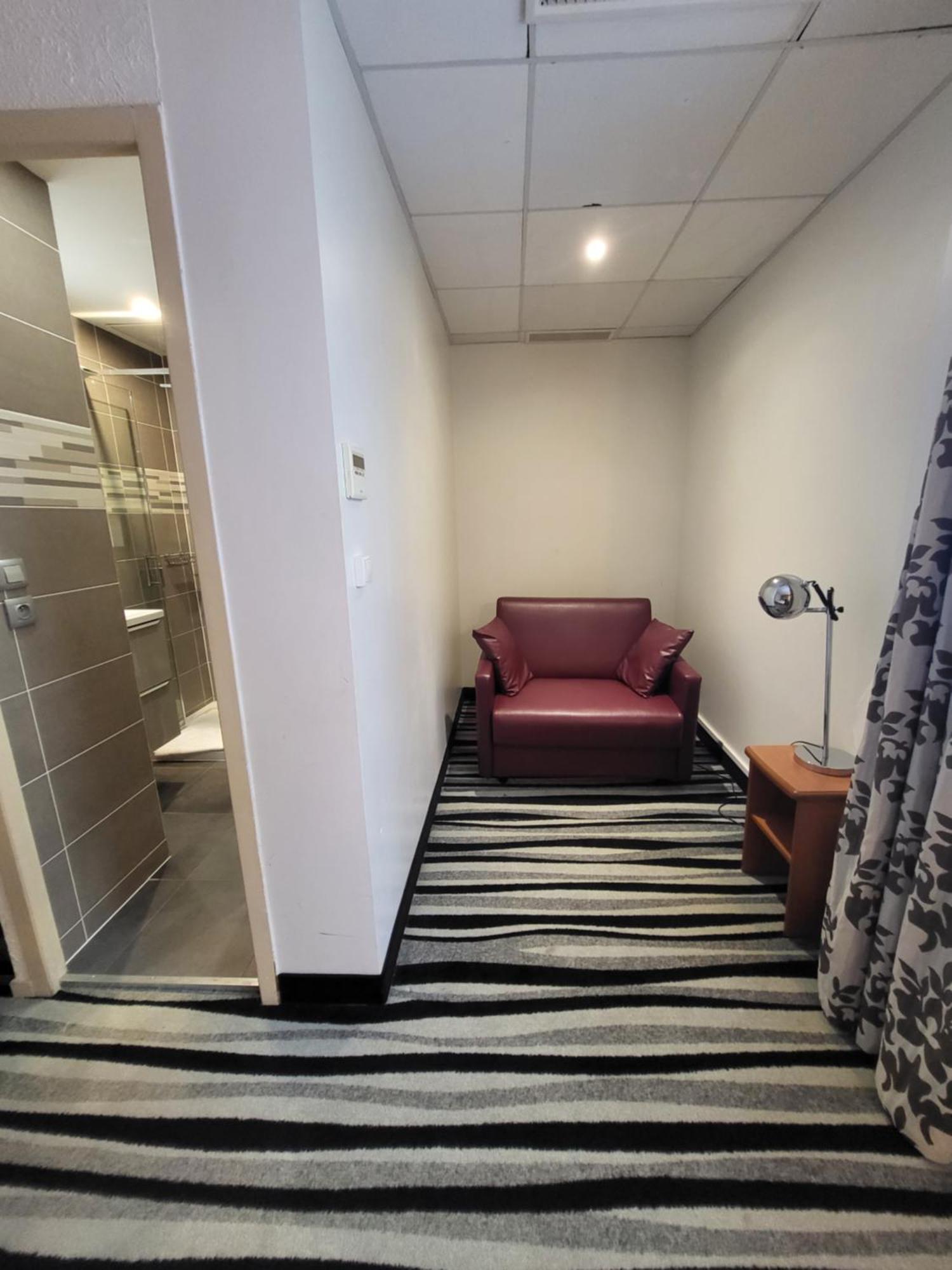 Kyriad Saint Quentin En Yvelines - Montigny Екстер'єр фото