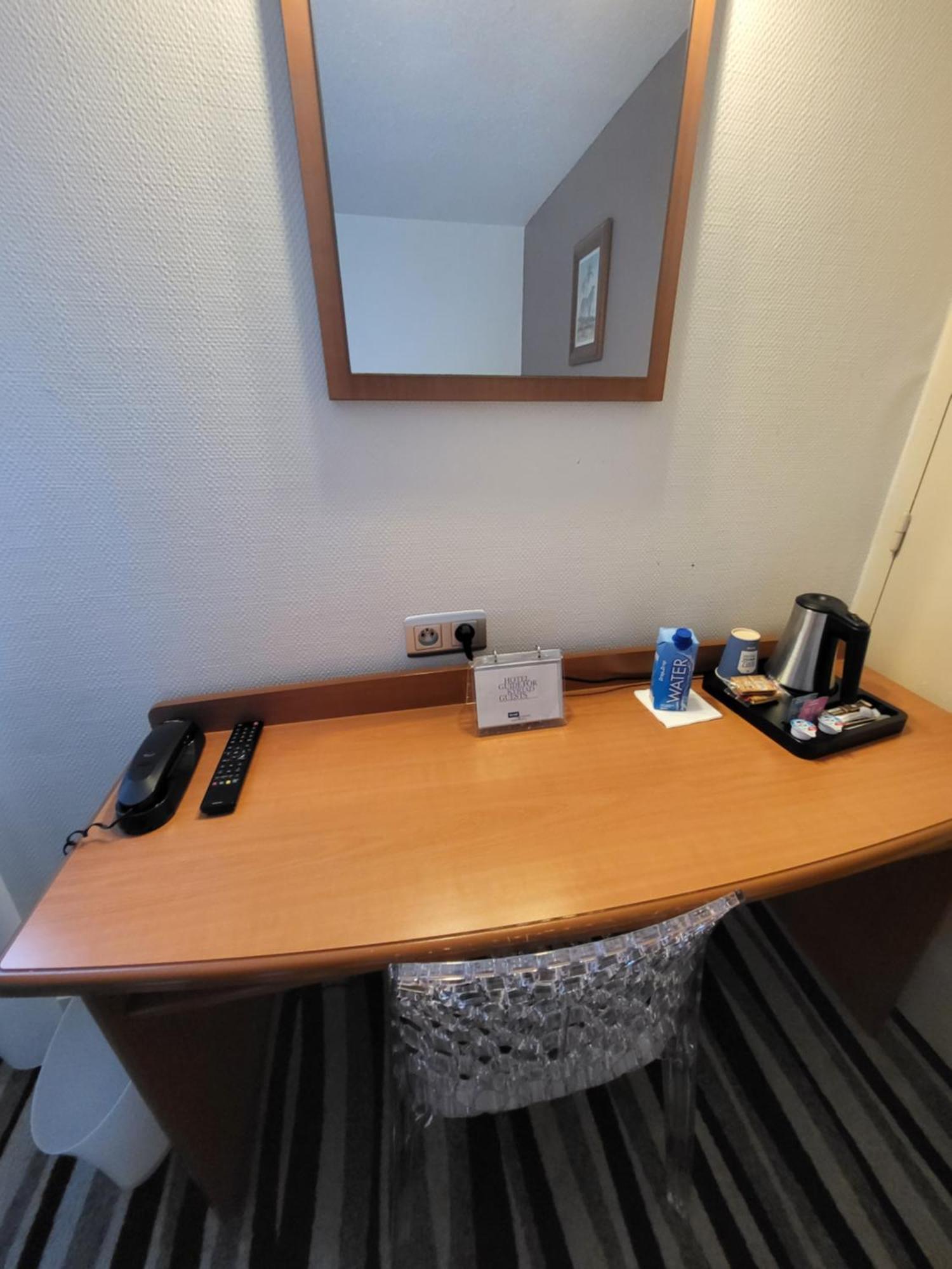 Kyriad Saint Quentin En Yvelines - Montigny Екстер'єр фото