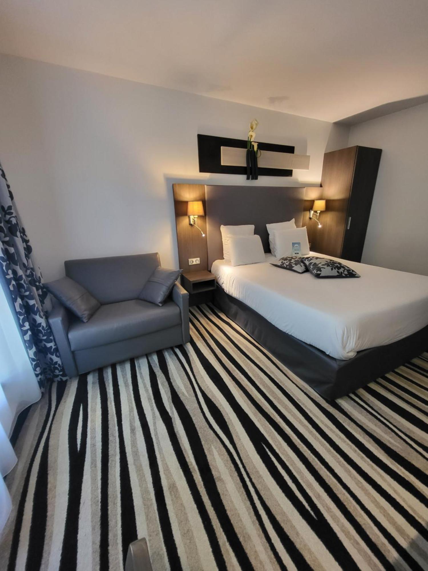 Kyriad Saint Quentin En Yvelines - Montigny Екстер'єр фото