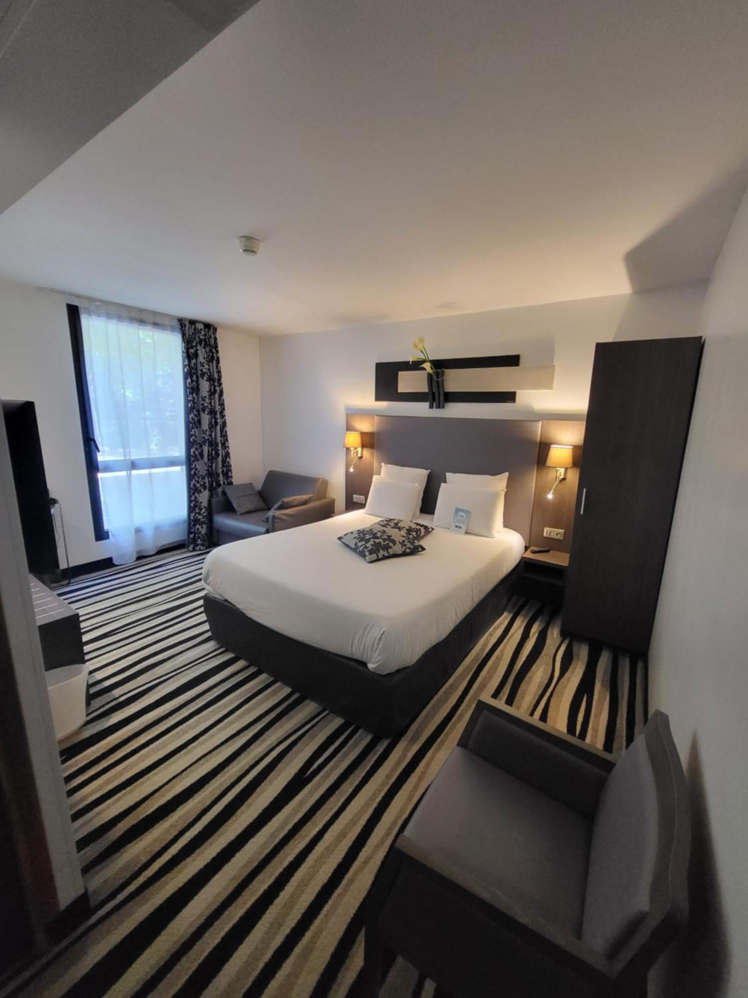 Kyriad Saint Quentin En Yvelines - Montigny Екстер'єр фото
