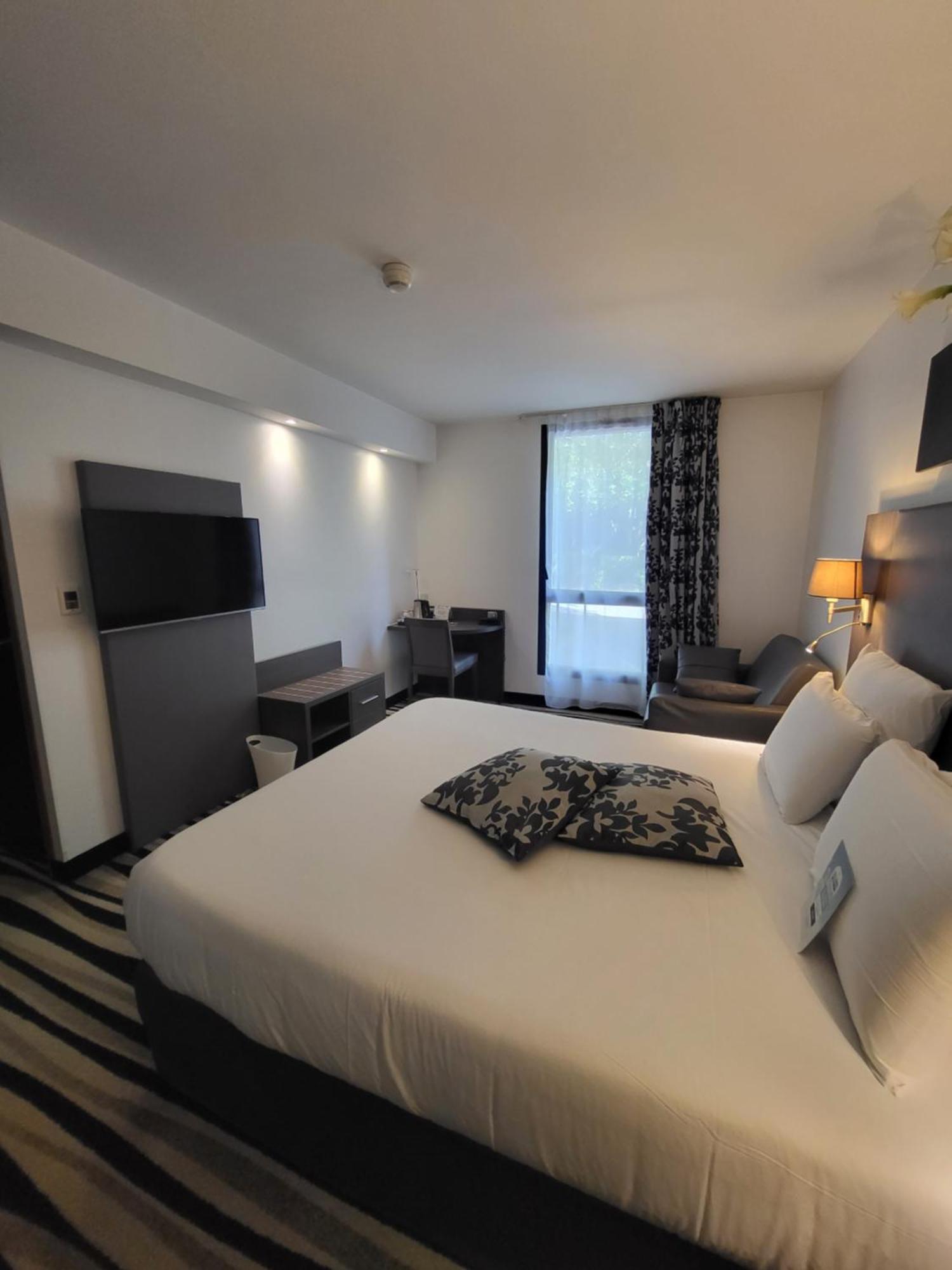 Kyriad Saint Quentin En Yvelines - Montigny Екстер'єр фото