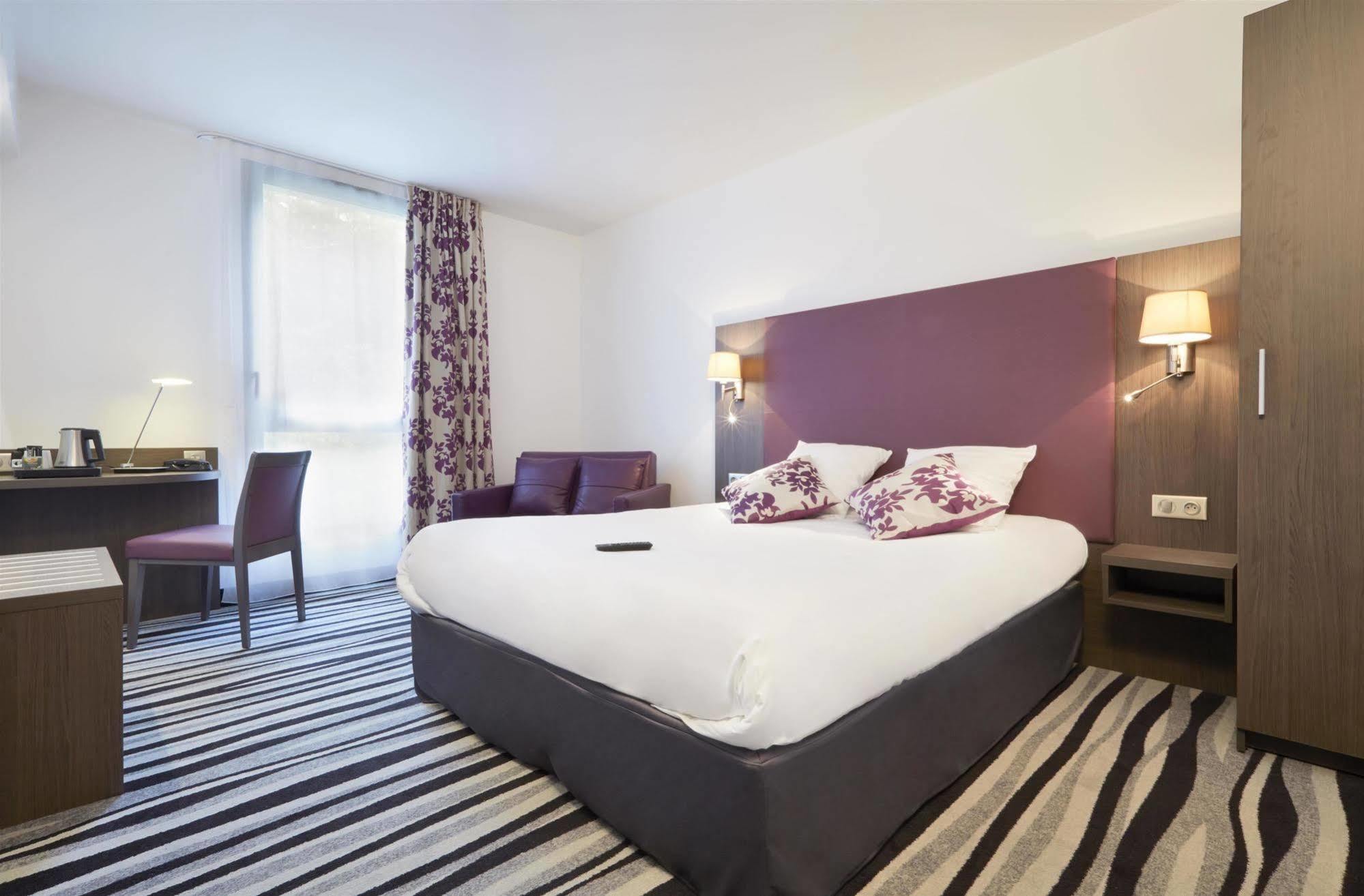 Kyriad Saint Quentin En Yvelines - Montigny Екстер'єр фото