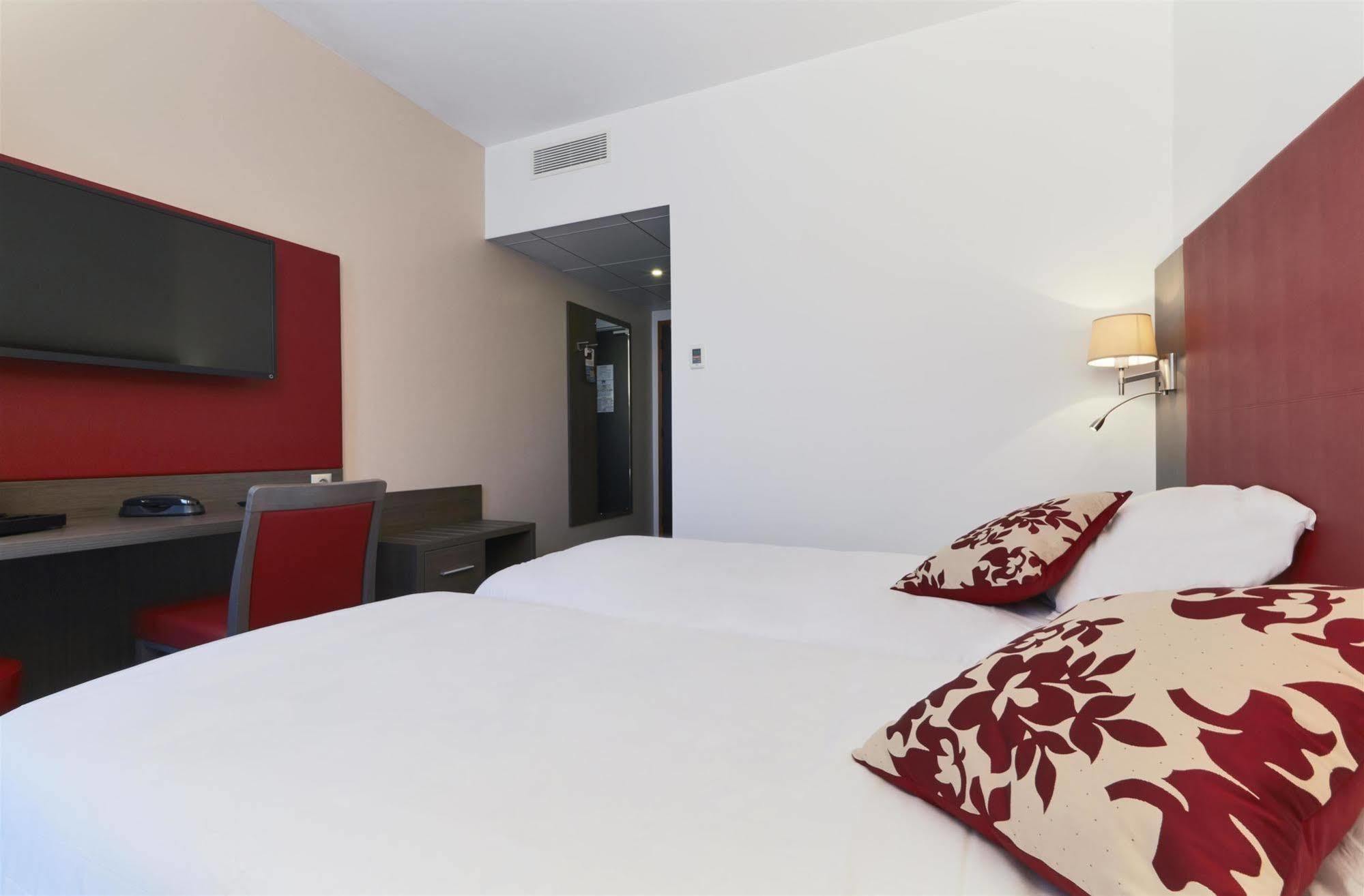 Kyriad Saint Quentin En Yvelines - Montigny Екстер'єр фото