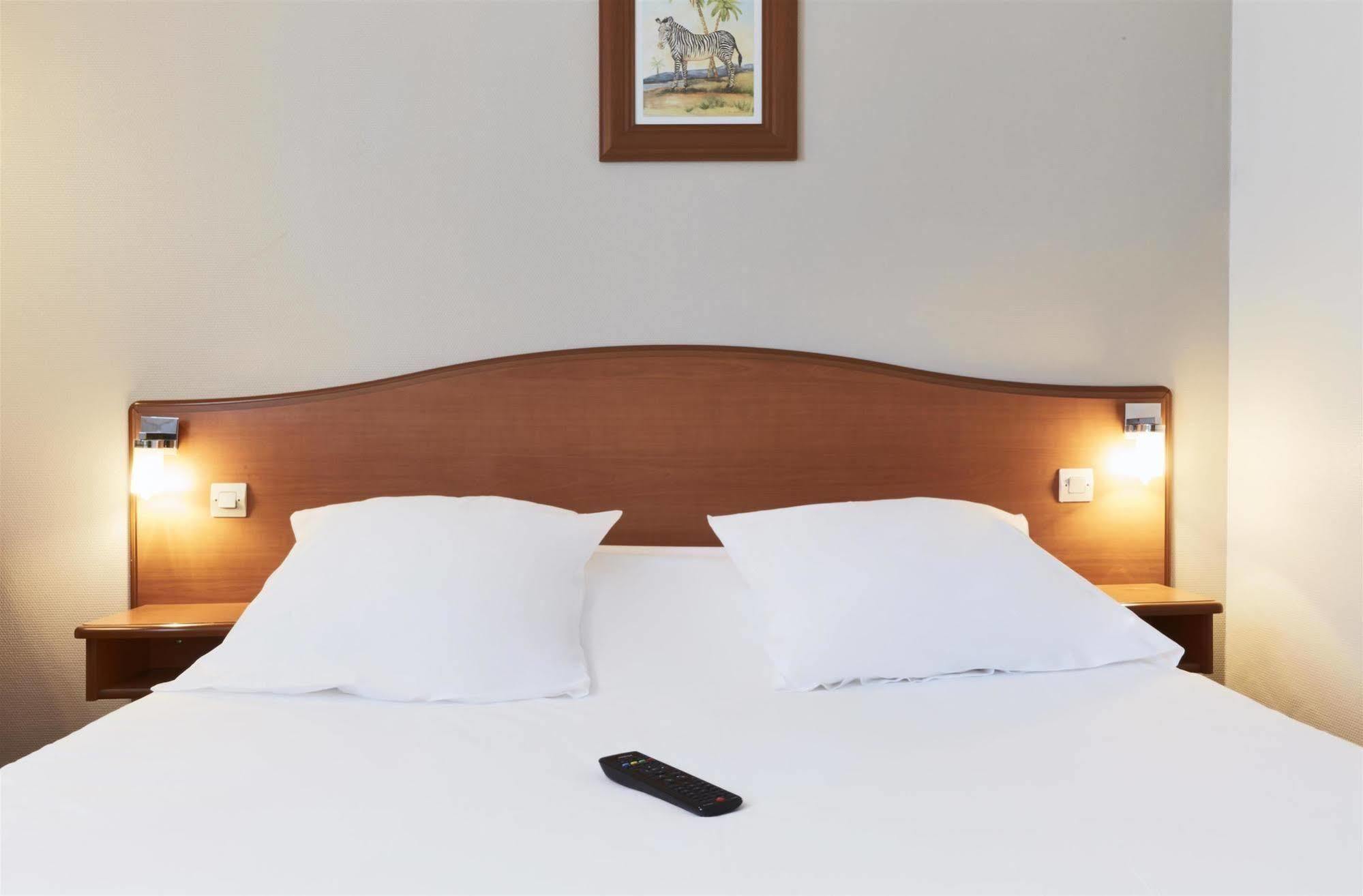 Kyriad Saint Quentin En Yvelines - Montigny Екстер'єр фото