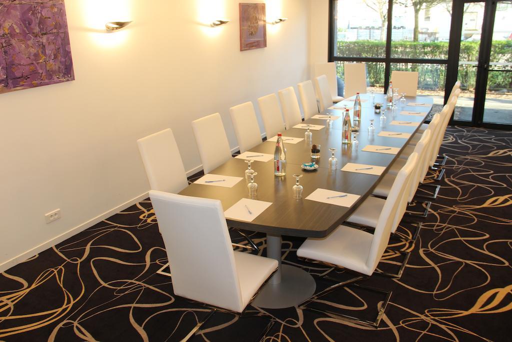 Kyriad Saint Quentin En Yvelines - Montigny Екстер'єр фото